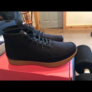 No Bull canvas trainer